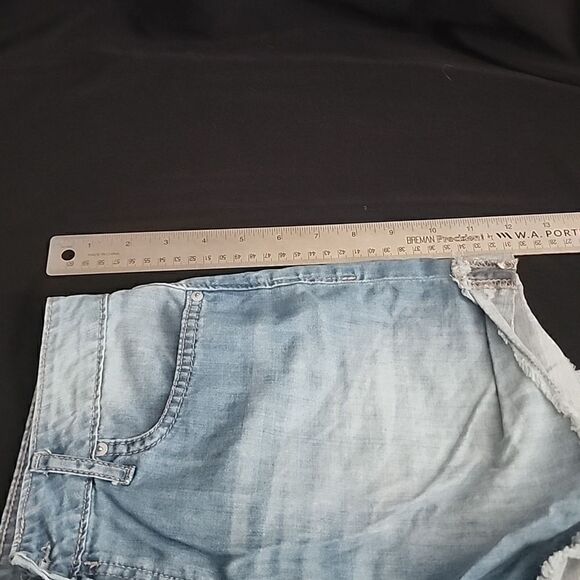 CALVIN KLEIN JEANS Raw Hem Denim 5 Pocket Shorts - Picture 11 of 12